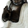 Buda meditando vestido de blanco