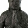 Escultura de buda rezando de piedra